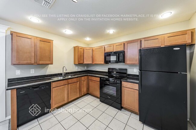 Building Photo - 17837 N 31st Dr