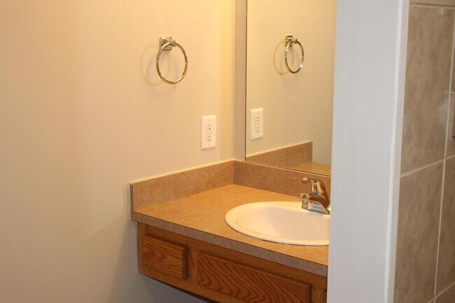 Foto del edificio - 14206 Webster Dr