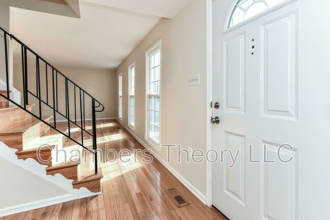 Building Photo - 9766 Oleander Ave