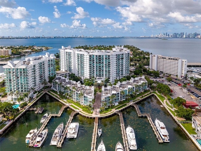 Building Photo - 7914 Harbor Island Dr
