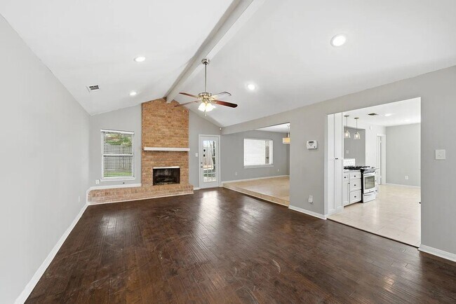 Building Photo - 2502 Hollow Hook Rd