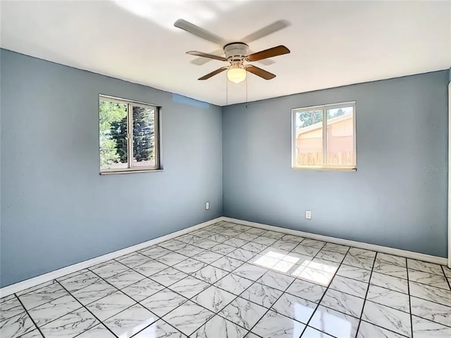 Building Photo - 4239 Ridgefield Ave