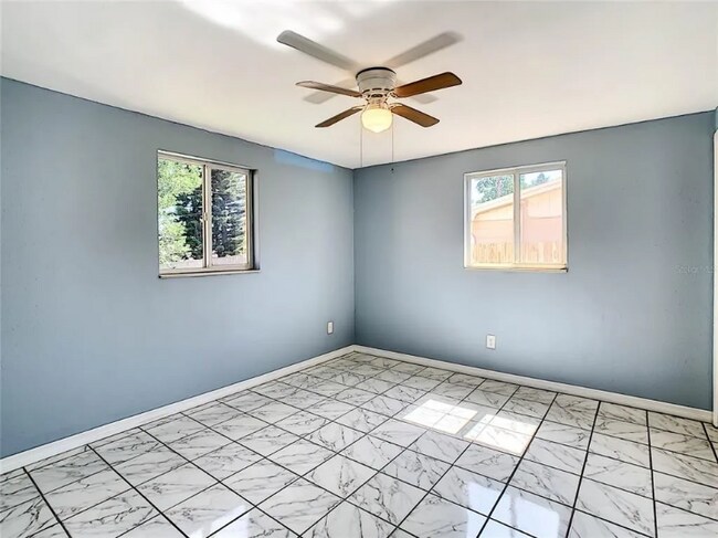 Foto del edificio - 4239 Ridgefield Ave