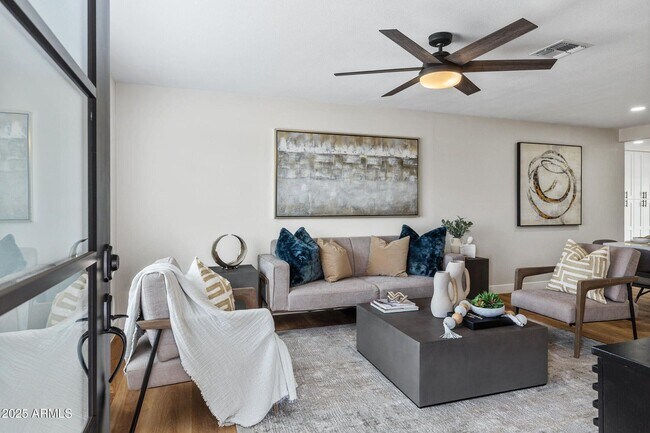 Foto del edificio - 113 E Fairmont Dr