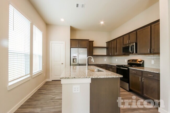 Foto del edificio - 9835 Willow Creek Commerce Dr