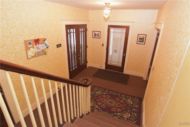 Building Photo - 2318 Genesee St