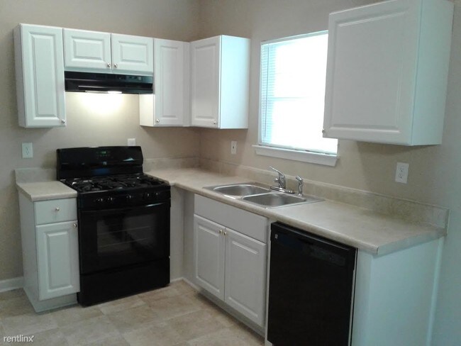 Foto del edificio - 5243 Round Table Dr