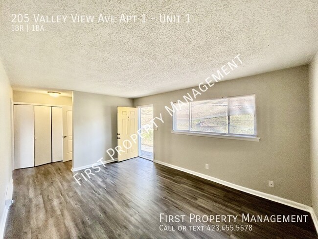 Building Photo - Red Bank 1Bed/1Bath Apt! Laundry Hook-Ups!