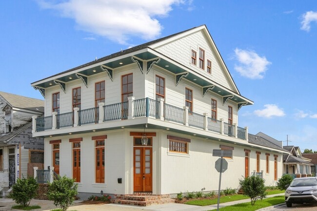 Photo - 1801 Laharpe St Apartment