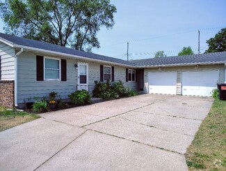 Building Photo - 350 N Jefferson St