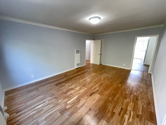 Building Photo - 2015 Argyle Ave
