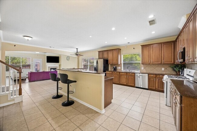 Building Photo - 1618 Autumn Springs Dr