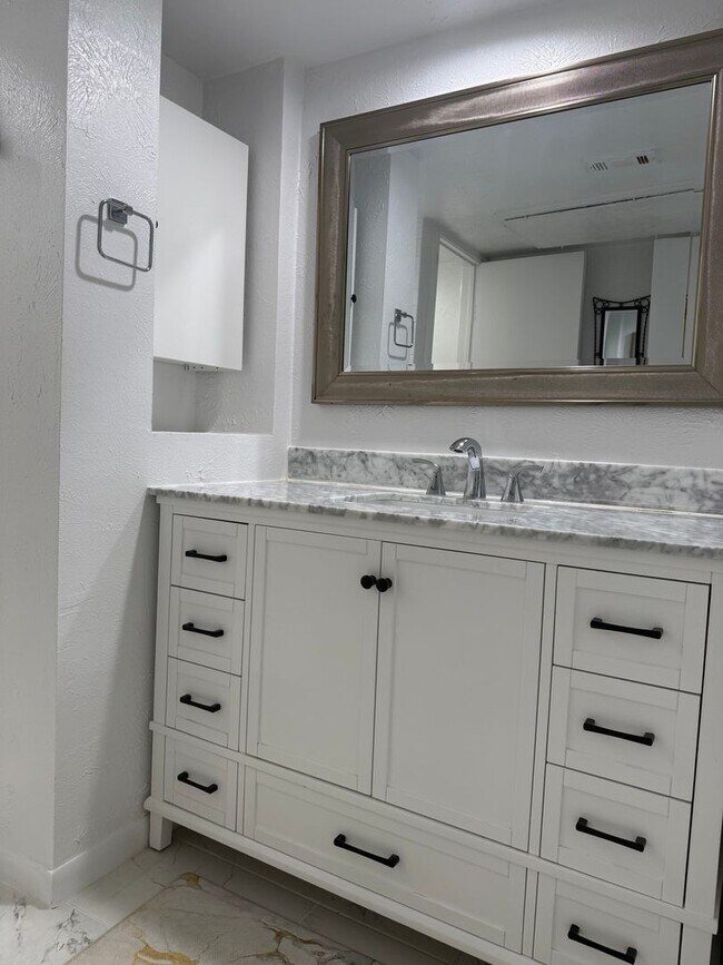 Foto del edificio - 4317 Hartford St