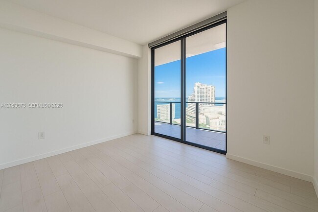 Building Photo - 1000 Brickell Plz