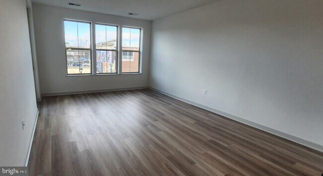 Building Photo - 10755 Fairgrounds Dr