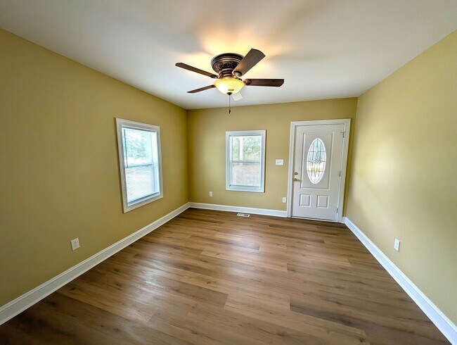 Building Photo - 100% Updated Home!  Sterling Elementary School! Easy Access I-485!