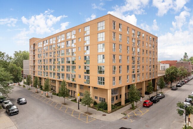 Building Photo - La Cité des Bâtisseurs