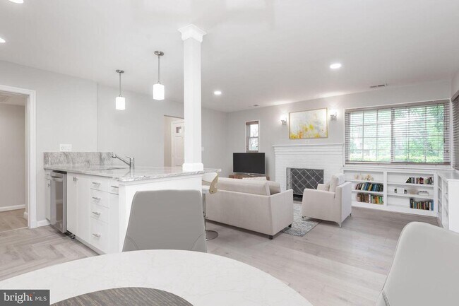 Foto del edificio - 710 N Buchanan St