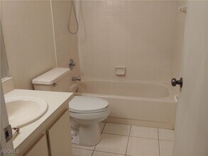 Building Photo - 9265 Lake Park Dr