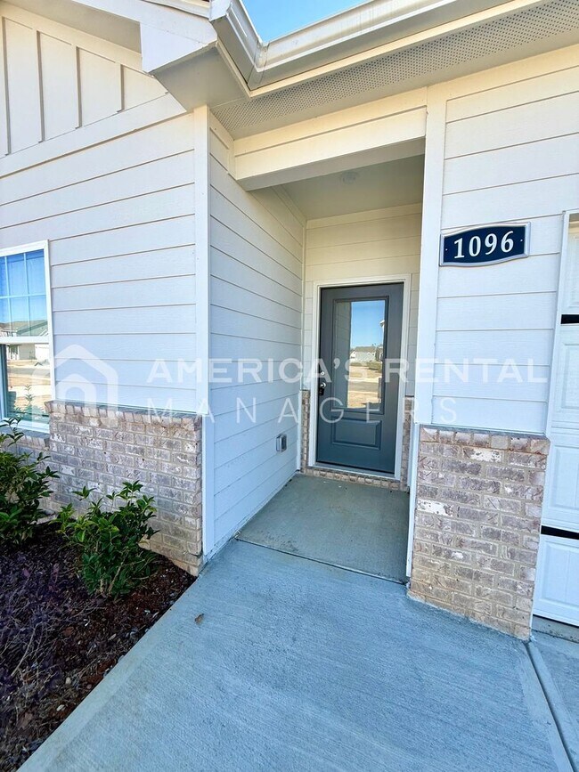 Foto del edificio - Move in Special and Reduced Price!! New Co...