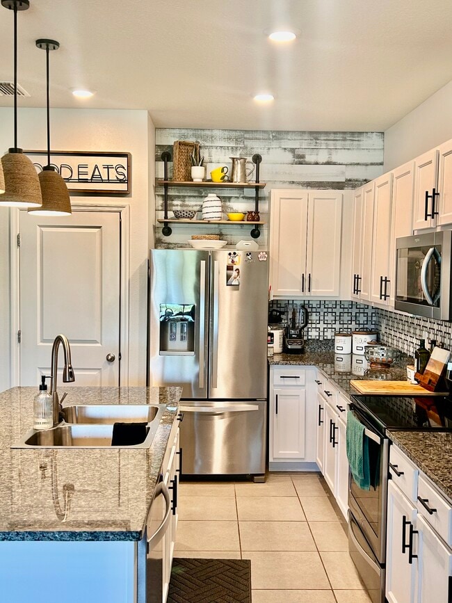 Building Photo - 2883 Suncoast Blend Dr