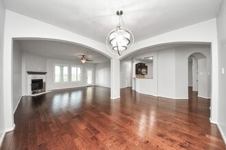 Building Photo - 1111 Wheatfield Ct