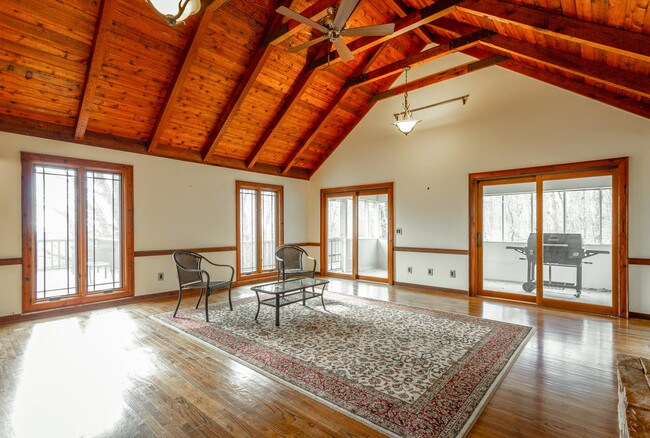 Building Photo - 422 Fort Trace Rd