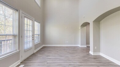 Interior Photo - Lenox Farms