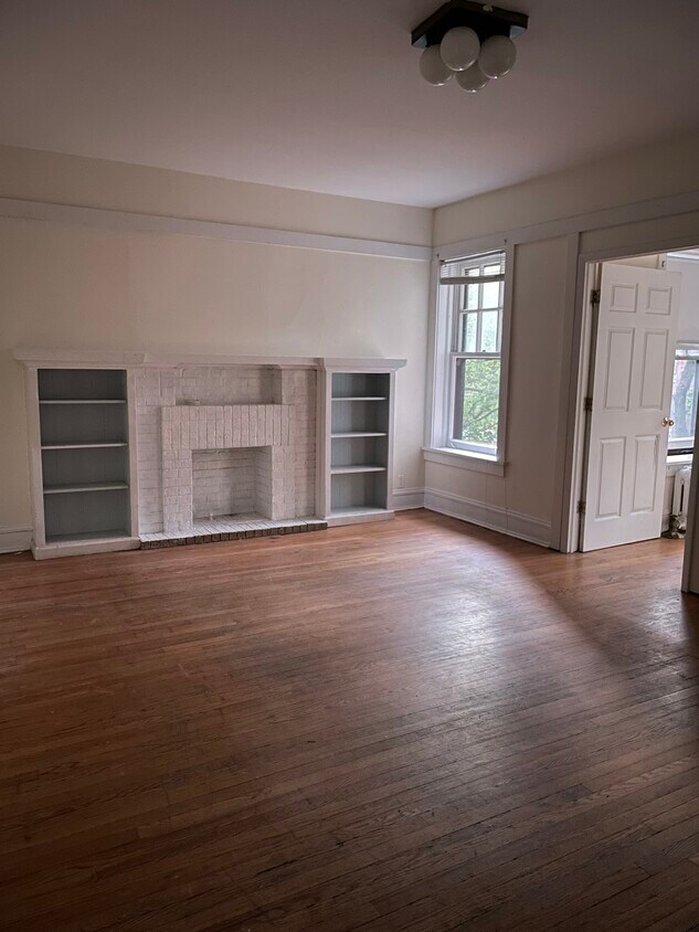 Primary Photo - 1223 W North Shore Ave