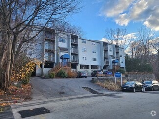 Building Photo - 199 Perry Ave