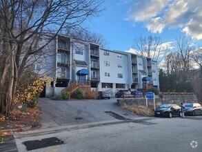 Building Photo - 199 Perry Ave