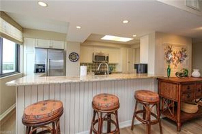 Foto del edificio - ** LUXURY ON THE BEACH 3/2 CONDO GULF AND ...
