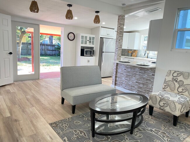 Foto del edificio - 8109 N 12th St