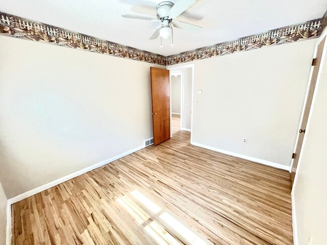 Building Photo - 709 Sackett St