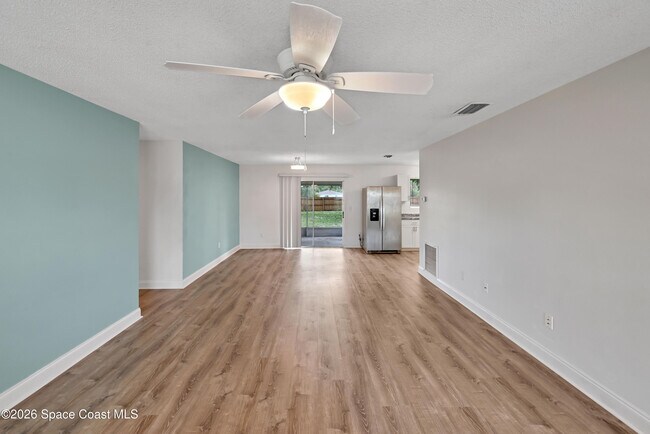 Foto del edificio - 400 Calabria Ave SE