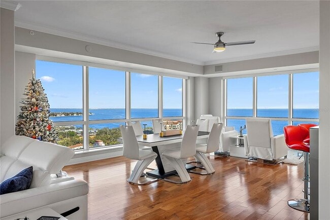 Foto del edificio - 400 Beach Dr NE