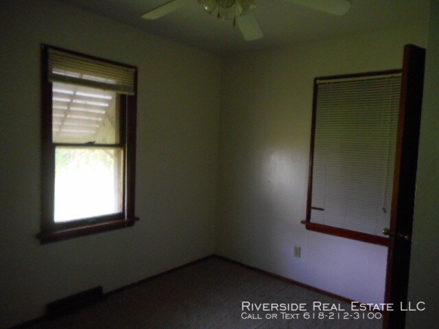 Foto del edificio - 2 Bedroom House with 1 car garage for rent!