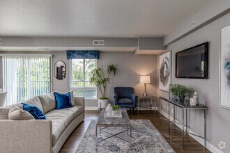 Interior Photo - Verona at Naylor Metro