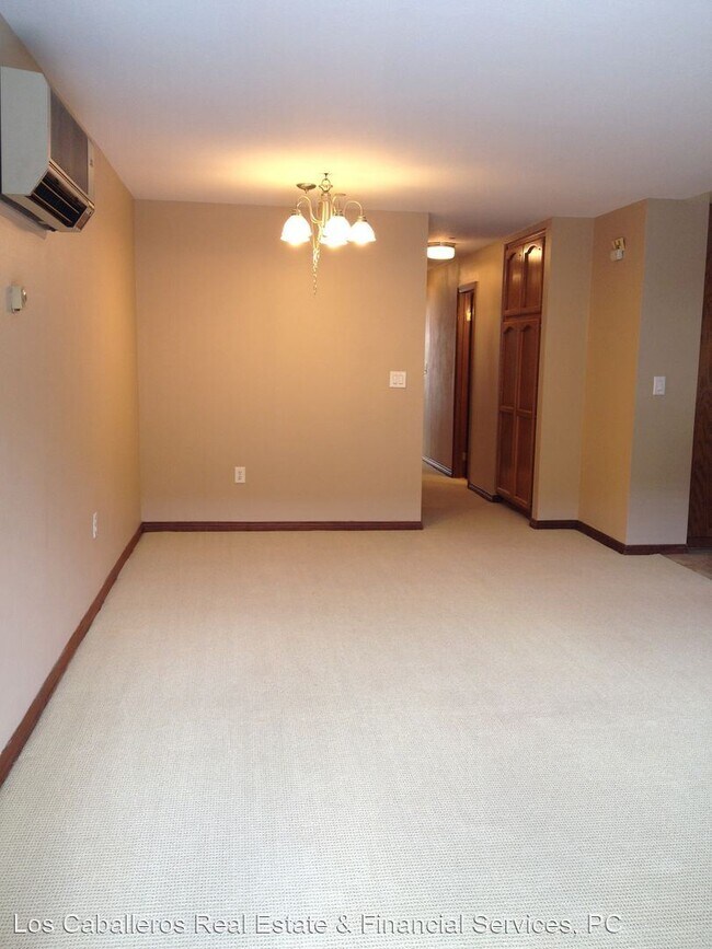Foto del edificio - 17200 Newhope St