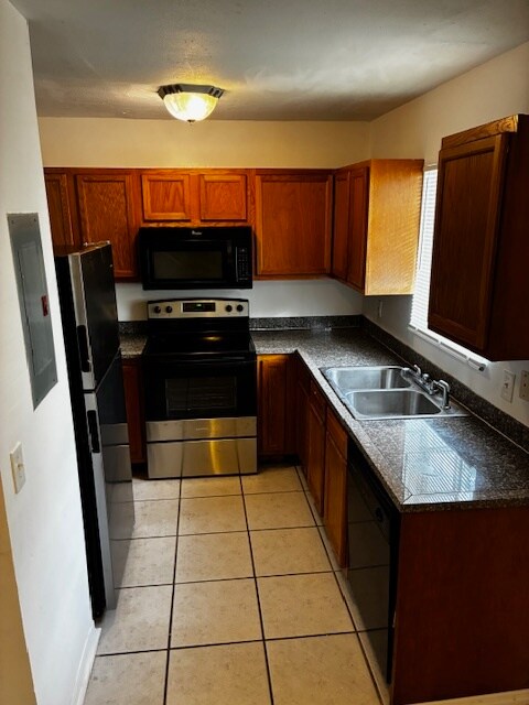 Foto del edificio - 111 E 1st St