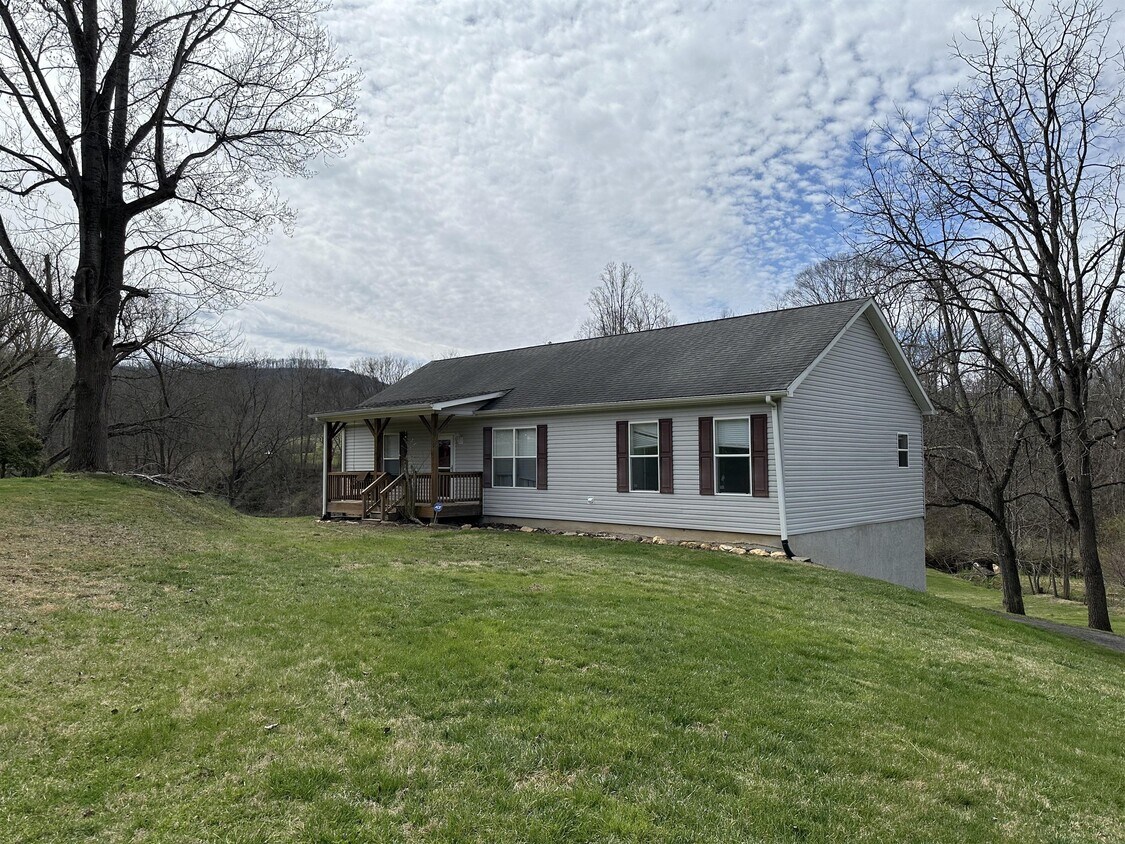 47 Banks Town Rd, Weaverville, NC 28787 House Rental in Weaverville, NC