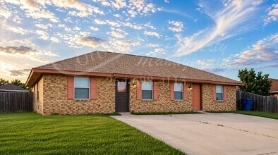 Building Photo - 106 Horseshoe Dr