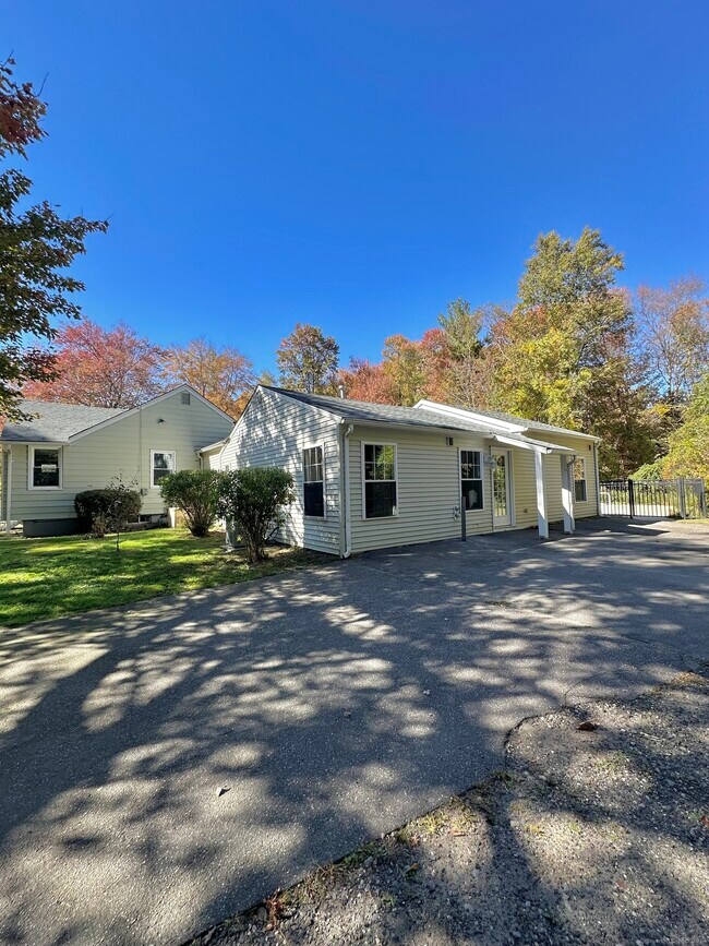 Foto del edificio - 357 Bethany Rd