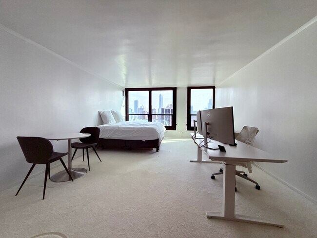 Foto del edificio - 1030 N State St