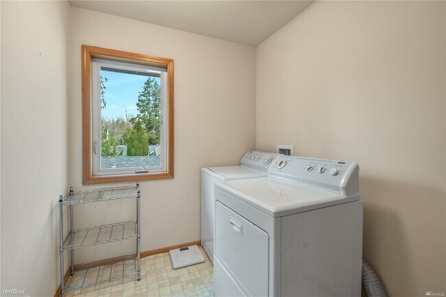 Foto del edificio - 3 br, 2.5 bath Duplex - 313 Bendigo Boulev...