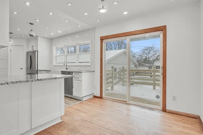 Foto del edificio - 9457 Trenton Ln N