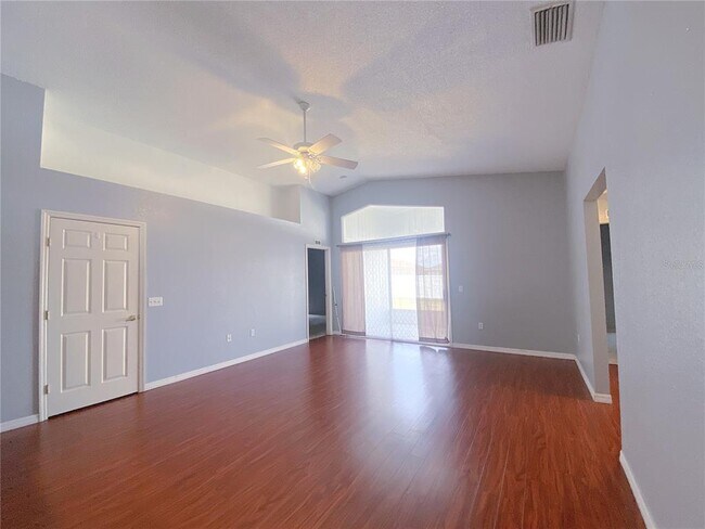 Foto del edificio - 445 Savanna Pointe St