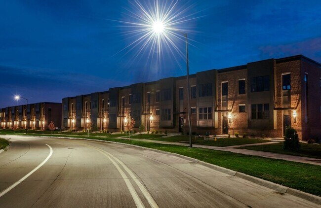 Foto del edificio - District Brownstones