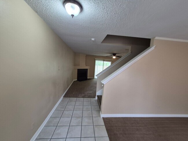 Building Photo - 8007 Chestnut Bluff Dr
