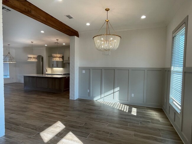 Building Photo - Tiburon newly built 2023 beauty!